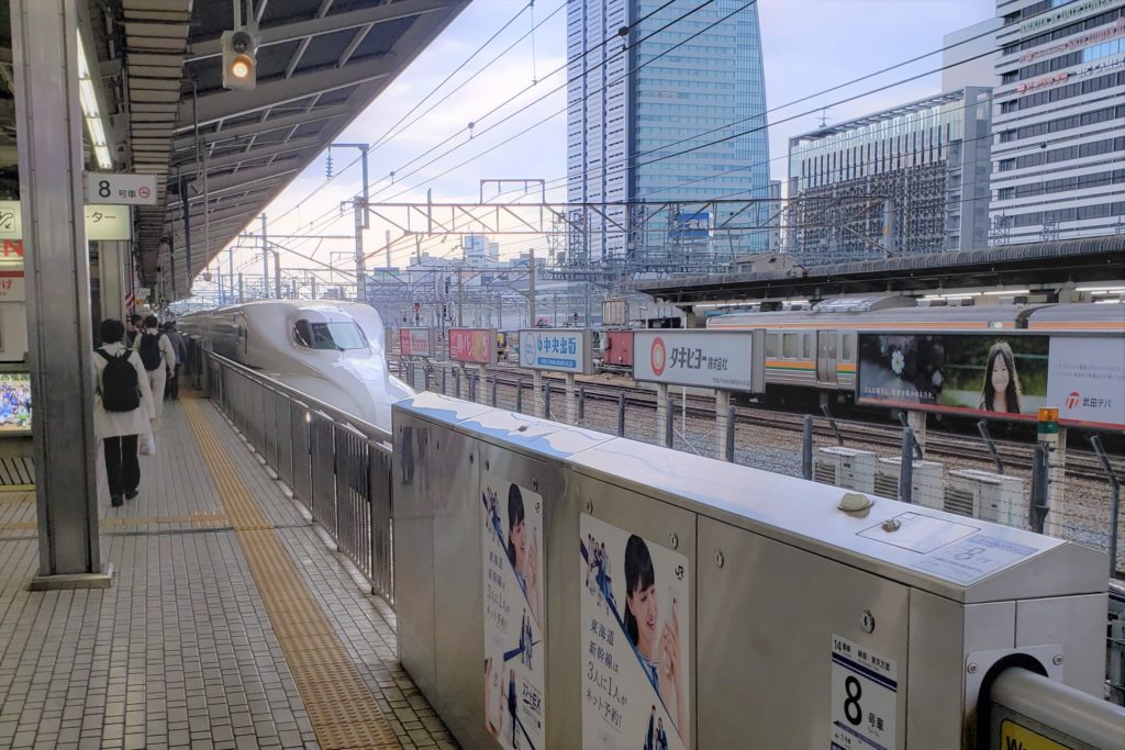 名古屋駅 新幹線 700系