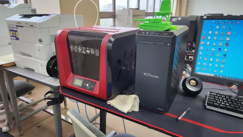 愛知商業高校 3Dプリンター