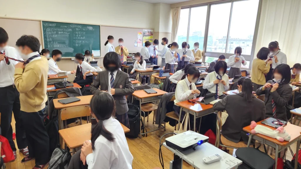 愛知商業高校 ネクタイのしめ方