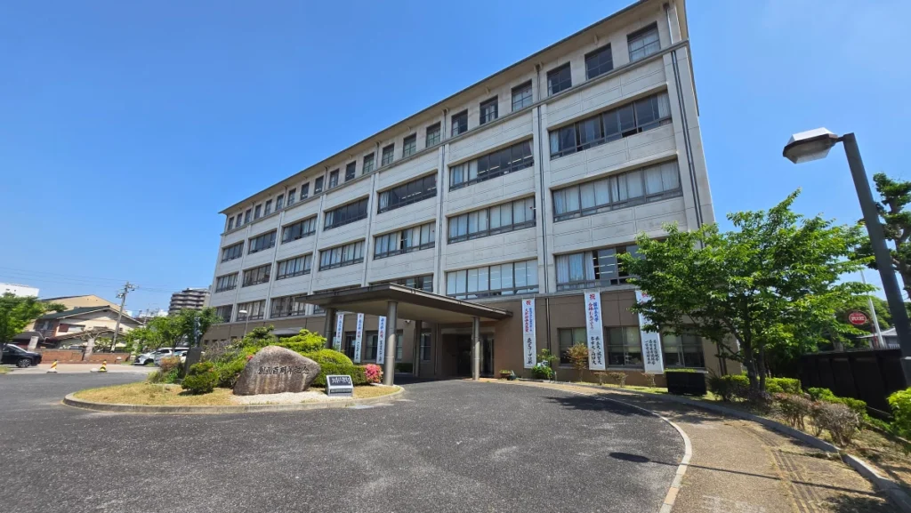 愛知商業高校校舎