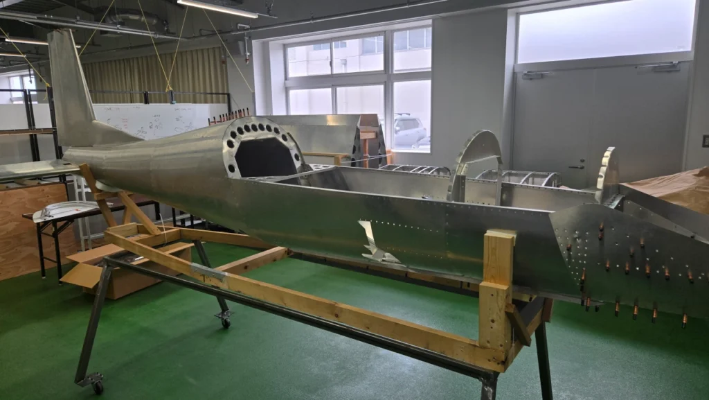 小牧工科高校 航空産業科の航空機組立実習で使用する機体構造教材